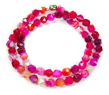 Edelsteinkette aus rotem Achat Sechseck im Kreuzschliff Magnetverschluss