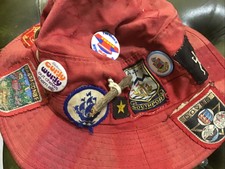 VINTAGE MÄDCHENFÜHRER BEANIE MÜTZE & ABZEICHEN BLAU PETER ABZEICHEN PRINZ CHARLES CAERNARVO