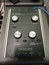 TASCAM US-122 Mk2 Audio Interface MIDI / Analog / USB