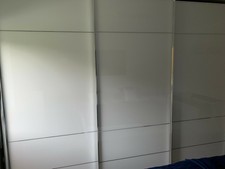 Schwebetürenschrank