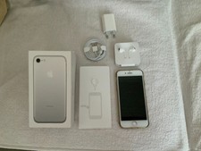 Apple iPhone 7 - 32GB - Silber (Ohne Simlock) A1778 (GSM)