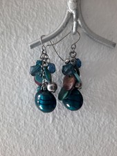 Schöne Ohrringe Modeschmuck Ohrhänger Petrol türkis hängend mit Perlen Steine