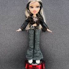 Bratz ORIGINAL 2005 Rock Angelz Jadepuppe - mit Kleidung, Zubehör & Ständer.