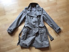 ☀️ QS by S.OLIVER ☀️ stylischer leichter Trenchcoat in Oliv im Safari-Stil