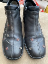 Damen schwarz Leder Rieker Stiefeletten seitliche Reißverschlüsse UK Größe 5 niedrig Nieten Detail