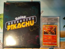 Pokemon Charizard (Glurak) 5/18 Detective Pikachu PGS 8,5 + Sammelalbum + Karten