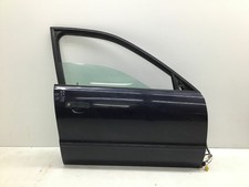 TÜR Vorne Rechts Audi A4 1.6 B5 Limousine Farbe LY5L samtblau Bj 1996