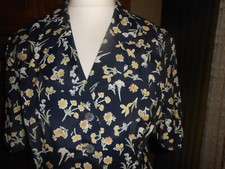 Damenkleid 2 Teilig Rock und Jacke Größe 40 Beige Blaue Blumen Viscose 