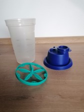 Mix Fix Shaker Messbecher Shake It 250ml Schüttelbecher blau Einsatz Ausgießer