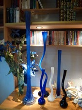 3 Blumen - Deko Vasen gedreht je 40 cm in weiß - blau - schwarz