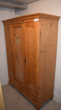 Pi141# Aus Nachlass: Schrank Holz ohne Inhalt
