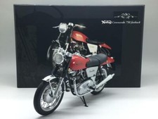 MINICHAMPS Norton Commando 750 Fastback 1968 Rot Silber 122 132002 1/12