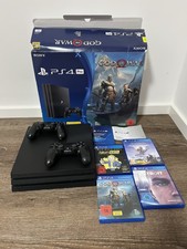 Playstation 4 pro 1 tb 2x controller mit 4 Spielen und GOW Karton Aufdruck