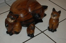 Konvolut Große Katze Holz Akazie liegend und  schlafend + 3 Kleine Katzen -Baby