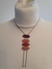 Silberfarbige Modeschmuck Kette mit Rosa Lila Deko Plättchen