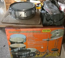 Schlagzeug - Komplett-Set. neu, noch originalverp, inkl. zweiter Snare