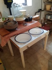 alter Küchen-Waschtisch, ausziehbar mit Waschschüsseln 