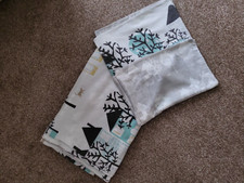 UNBRANDED Häuser/Bäume und Katzenmuster Design Doppeldecke & 2 Kissenbezüge