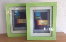 2 Holzfotorahmen, 13x18 cm, original verpackt, grün