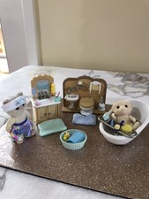 Sylvanian Families Badmöbel Zubehör und Figurenpaket
