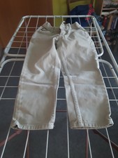 Kinder Jeanshose gut Erhalten Beige, hintere Tasche rechts Etikett verwaschen