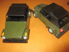 Modellauto VW 181 Kübel Maßstab 1:18 Zwei Stück zusammen oliv Bundeswehr