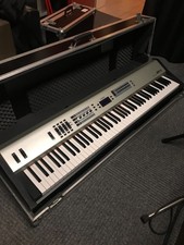 Kawai MP4 Digital Piano und Masterkeyboard mit Case