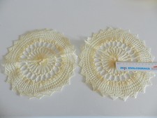2 Spitzendeckchen-unbenutzt-Deckchen-geklöppelt-Handarbeit-alt-Spitze-24cm Durch