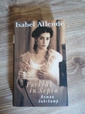 Isabell Allende Porträt in Sepia Roman Surkamp