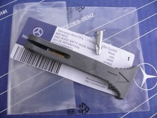 Original Mercedes W201 Hebel für Motorhaubenverriegelung 190E NOS!