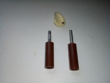 50er Jahre PE & Polydor Plattenspieler Teile 1x Knopf & 2x Bananenstecker