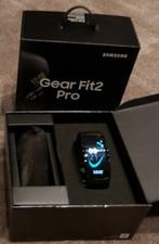 Samsung Gear Fit2 Pro in Schwarz mit  Ladegerät in OVP und original Ersatzband 