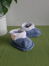 Babyschühchen Handarbeit Baumwolle weiß/blau/multicolor Holzknöpfe - Neu!!