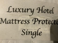 EINGRÖSSE MATRATZE GESTEPPTER PAD SCHUTZ QUALITÄT POLY BAUMWOLLE UVP £30