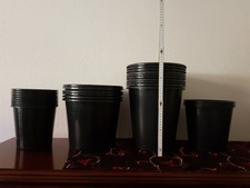 28 Stück Plastikeimer 9x3 6x7 10x10 3x5 l. Eimer Pflanztopf Pflanz Blumentöpfe 