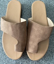 Neu - Zehenschuhe, Sommerschuhe, Damen 42, hellbraun