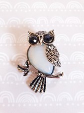 Großer Eulen Anhänger mit Mondstein Bauch ♥ Opalith Imitat Schmuck Deko Charms