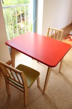 Kindermöbel grün rot Tisch und 2 Stühle von Geuther
