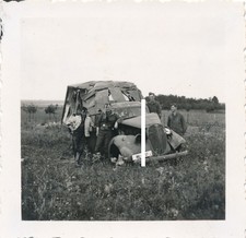 Deutscher LKW der Luftwaffe nach Unfall mit WL Nummernschild WK II