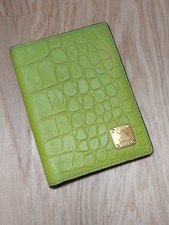 MCM Reisepass Etui Kartenetui Echtleder Kroko Prägung Grün