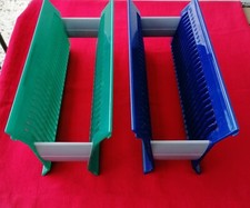 CD Ständer grün und blau für je 25 CD's 