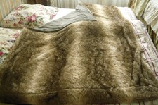 Bettdecke Sofaüberwurf Kuscheldecke Kunstfell Braun-Beige 150 x 200 neuwertig