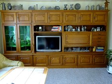 Große Schrankwand,3,86 x 2,12 m,Echtholz, Schrank,viel Stauraum, Bar,Beleuchtung