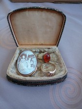 Omas Alter Schmuck in 585, 333 Und 9 Karat Gold Im Alten Kästchen