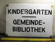 altes DDR Emaille Schild Kindergarten - Gemeindebibliothek Emailleschild 42 x 30