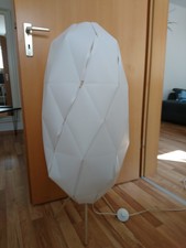 Stehlampe weiß, gebraucht, und mit Leuchtmittel