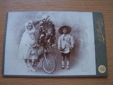 Schrankkarte Junge & Mädchen Fahrrad mit Blumen verziert Bamber Blackpool Fahrrad