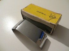 1406856 - Spange Chrom Verbinder Stoßstange - NEU OVP - Opel Rekord P1