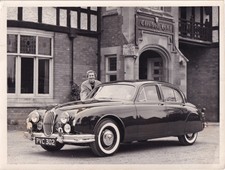 JAGUAR MK.1, 2,4 LITER, VIERTÜRIGE LIMOONE, REG-NR. PVC 302, PERIODENFOTO.