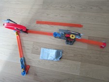 Hot Wheels Trick/Tracks Triple Startset+ColorWater-Set mit Becken + 7 Autos TOP